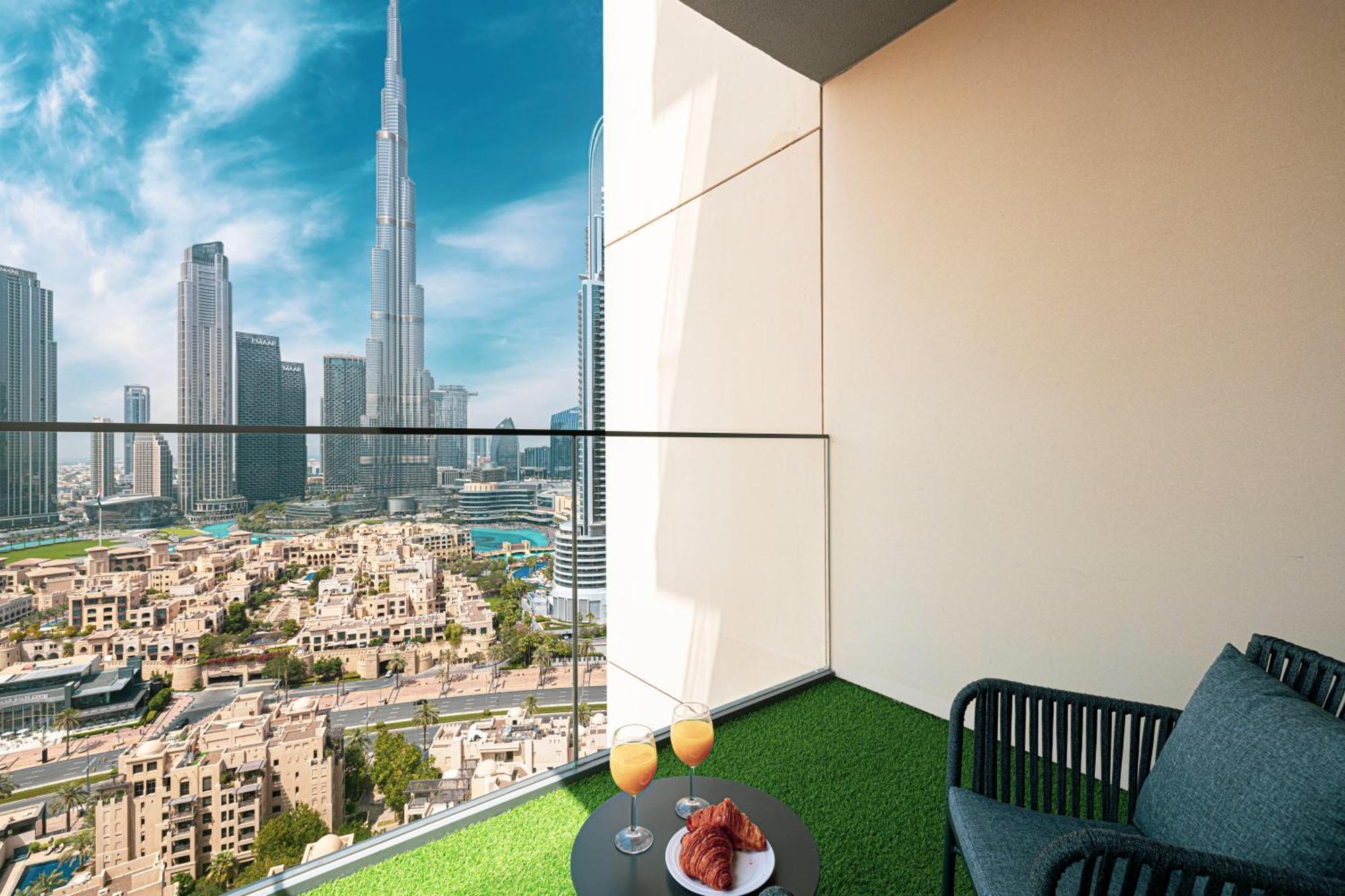 Smartstay At Burj Royale - Full Burj Khalifa View - Brand New Luxury Apartments Dubai Buitenkant foto