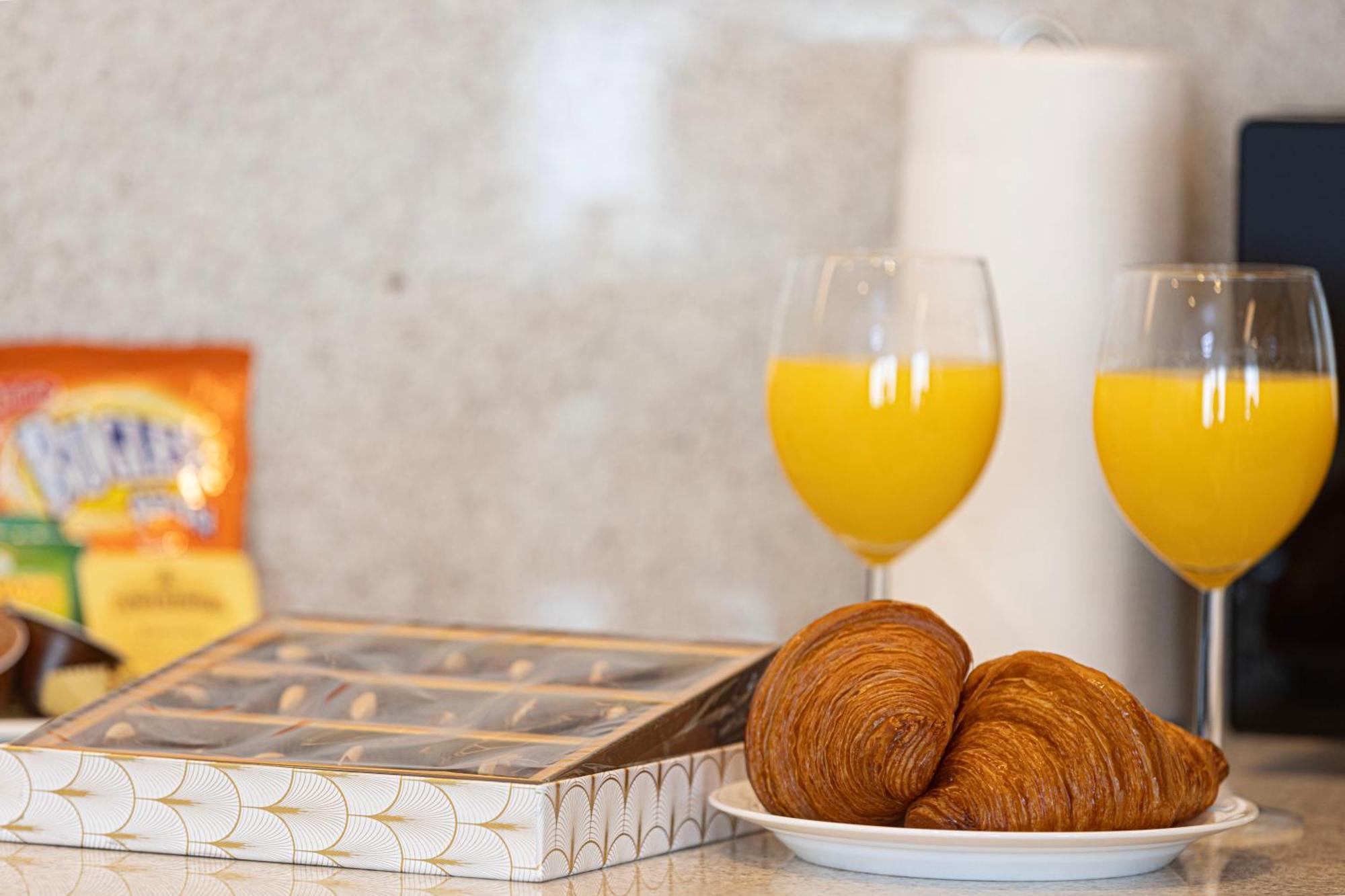 Smartstay At Burj Royale - Full Burj Khalifa View - Brand New Luxury Apartments Dubai Buitenkant foto