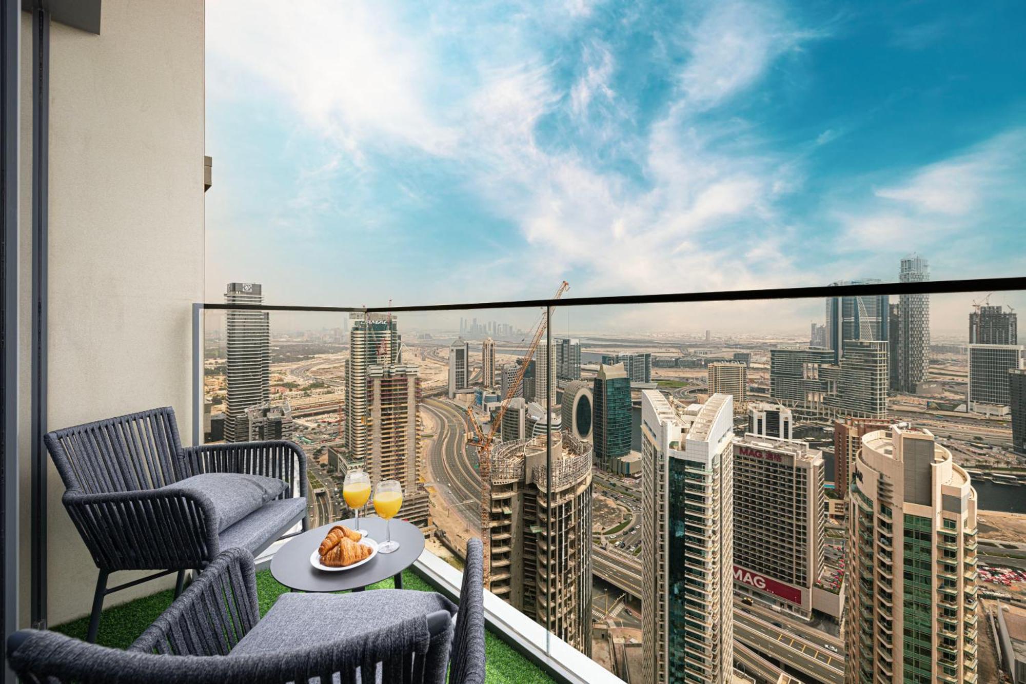Smartstay At Burj Royale - Full Burj Khalifa View - Brand New Luxury Apartments Dubai Buitenkant foto
