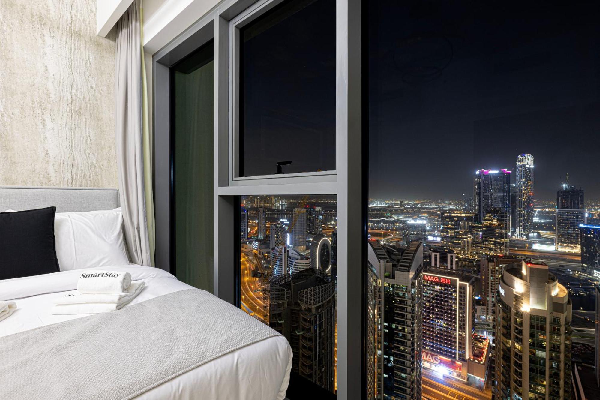 Smartstay At Burj Royale - Full Burj Khalifa View - Brand New Luxury Apartments Dubai Buitenkant foto