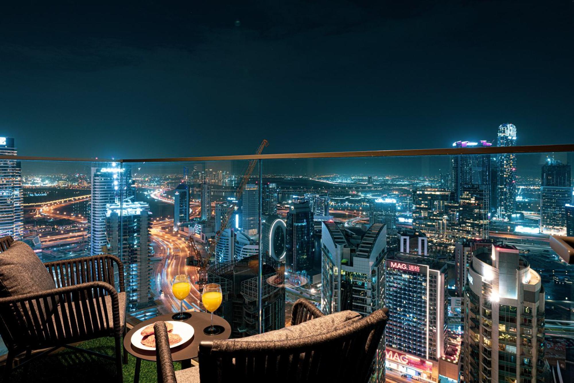 Smartstay At Burj Royale - Full Burj Khalifa View - Brand New Luxury Apartments Dubai Buitenkant foto