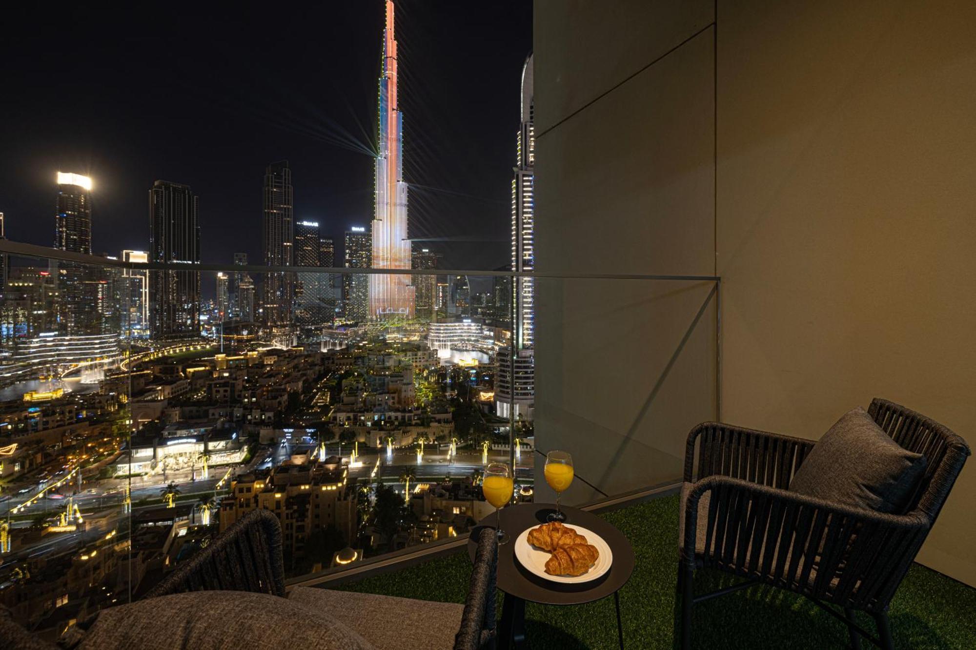Smartstay At Burj Royale - Full Burj Khalifa View - Brand New Luxury Apartments Dubai Buitenkant foto