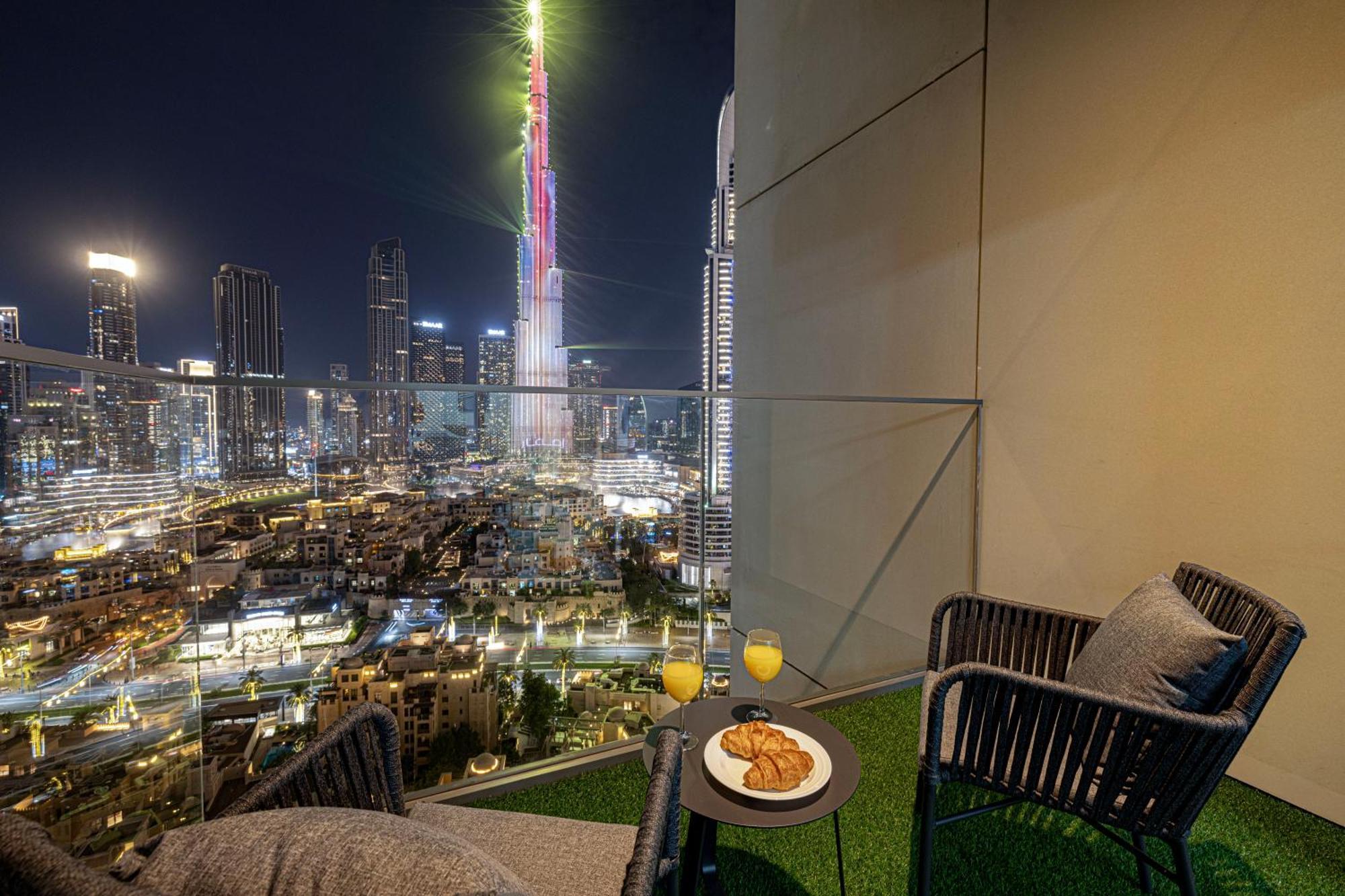 Smartstay At Burj Royale - Full Burj Khalifa View - Brand New Luxury Apartments Dubai Buitenkant foto