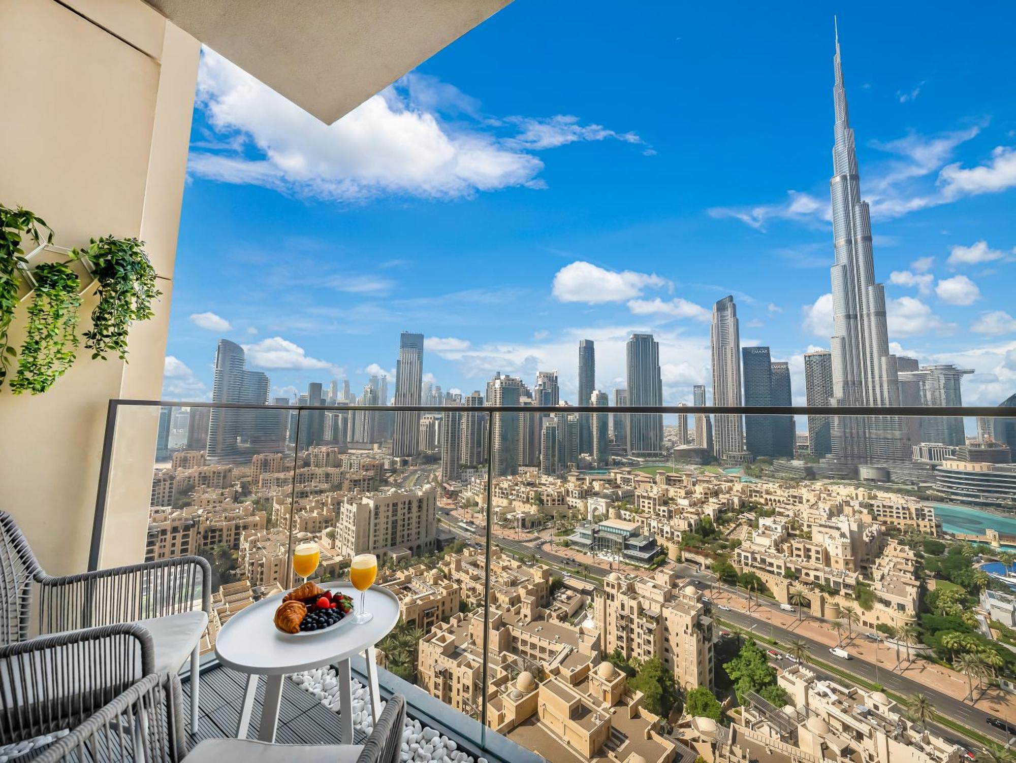 Smartstay At Burj Royale - Full Burj Khalifa View - Brand New Luxury Apartments Dubai Buitenkant foto